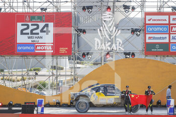 15/01/2023 - 224 WAI Han (chn), MA Li (chn), HANWEI Motorsport Team, SMG, Auto, FIA W2RC, portrait during the Podium Finish of the Dakar 2023 in Damman, on January 15, 2023 in Damman, Saudi Arabia - AUTO - DAKAR 2023 - PODIUM FINISH - RALLY - MOTORI