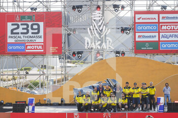 2023-01-15 - 239 THOMASSE Pascal (fra), DUBUY Gérard (fra), MD Rallye Sport, Optimus MD, Auto, Motul, portrait during the Podium Finish of the Dakar 2023 in Damman, on January 15, 2023 in Damman, Saudi Arabia - AUTO - DAKAR 2023 - PODIUM FINISH - RALLY - MOTORS