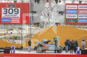 2023-01-15 - 309 ALSAIF Sale (sau), Black Horse Team, Can-Am, SSV, portrait during the Podium Finish of the Dakar 2023 in Damman, on January 15, 2023 in Damman, Saudi Arabia - AUTO - DAKAR 2023 - PODIUM FINISH - RALLY - MOTORS