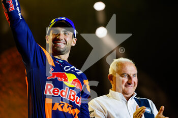 2023-01-15 - BENAVIDES Kevin (arg), Red Bull KTM Factory Racing, KTM, Moto, FIM W2RC, portrait podium during the Podium Finish of the Dakar 2023 in Damman, on January 15, 2023 in Damman, Saudi Arabia - AUTO - DAKAR 2023 - PODIUM FINISH - RALLY - MOTORS