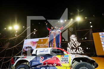 2023-01-15 - 200 AL-ATTIYAH Nasser (qat), BAUMEL Mathieu (fra), Toyota Gazoo Racing, Toyota Hilux, Auto, FIA W2RC, portrait, podium during the Podium Finish of the Dakar 2023 in Damman, on January 15, 2023 in Damman, Saudi Arabia - AUTO - DAKAR 2023 - PODIUM FINISH - RALLY - MOTORS