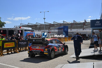 2023-09-10 - The Driver Thierry Neuville (Bel)and Martijn Wydaeghe (Bel) Of Team Hyundai Shell Mobis World Rally Team,Hyundai I20 N Rally1 Hybrid,During Fia World Rally Championship EKO Acropolis Rally Greece In Service Park Athens,Greece 10,Set, - RALLY CHAMPIONSHIP WRC EKO ACROPOLIS RALLY GREECE 2023 - RALLY - MOTORS