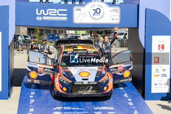 2023-09-10 - NEUVILLE Thierry (FRA), HYUNDAI I20 N Rally1 Hybrid, portrait, WYDAEGHE Martijn (BEL), HYUNDAI I20 N Rally1 Hybrid, portrait, podium, portrait during the Acropolis Rally Greece 2023, 10th round of the 2023 WRC World Rally Car Championship, from September 7 to 10, 2023 in Lamia, Greece - AUTO - WRC - ACROPOLIS RALLY GREECE 2023 - RALLY - MOTORS