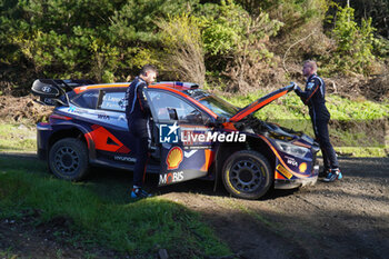 2023-09-28 - 04 Esapekka LAPPI (FIN), Janne FERM (FIN), HYUNDAI SHELL MOBIS WORLD RALLY TEAM, HYUNDAI i20 N Rally1 Hybrid, WRC, portrait, technical issues during the Chile Rally 2023, 11th round of the 2023 WRC World Rally Car Championship, from September 28 to October 1st, 2023 in Los Angeles, Chile - AUTO - WRC - CHILE RALLY 2023 - RALLY - MOTORS