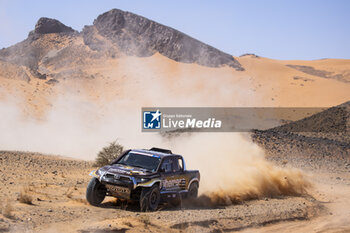 2023-10-16 - 207 CHICHERIT Guerlain (fra), WINOCQ Alex (fra), Overdrive Racing, Toyota Hilux Overdrive, FIA W2RC, action during the Stage 3 of the Rallye du Maroc 2023, on October 16, 2023 around Zagora, Morocco - AUTO - RALLYE DU MAROC 2023 - RALLY - MOTORS