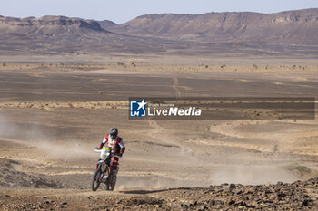 2023-10-17 - 16 BRANCH Ross (bwa), Hero Motorsports Team Rally, Hero 450, FIM W2RC, action during the Stage 4 of the Rallye du Maroc 2023, on October 17, 2023 between Zagora and Merzouga, Morocco - AUTO - RALLYE DU MAROC 2023 - RALLY - MOTORS