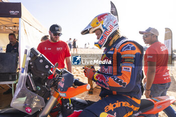 2023-10-18 - PRICE Toby (aus), Red Bull KTM Factory Racing, KTM 450 Rally Factory, FIM W2RC, portrait during the Stage 5 of the Rallye du Maroc 2023, on October 18, 2023 around Merzouga, Morocco - AUTO - RALLYE DU MAROC 2023 - RALLY - MOTORS