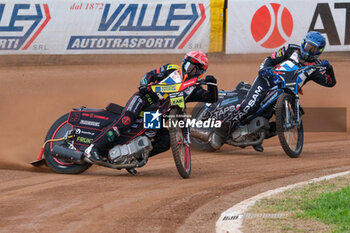 27/05/2023 - Oliver Berntzon (SWE) afterwards by Timo Lathi (FIN) in action during 2023 FIM Speedway World Championship - Q.R.1, at Santa Marina Circuit in Lonigo (Vicenza), Italy on May 27, 2023. - FIM SPEEDWAY WORLD CHAMPIONSHIP - SPEEDWAY - MOTORI