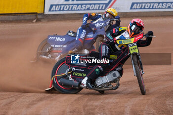 27/05/2023 - Oliver Berntzon (SWE) (red cap) and Piotr Pawlicki (POL) (yellow cap) in action during 2023 FIM Speedway World Championship - Q.R.1, at Santa Marina Circuit in Lonigo (Vicenza), Italy on May 27, 2023. - FIM SPEEDWAY WORLD CHAMPIONSHIP - SPEEDWAY - MOTORI