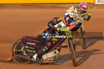 27/05/2023 - Oliver Berntzon (SWE) afterwards by Matic Ivic (SLO) in action during 2023 FIM Speedway World Championship - Q.R.1, at Santa Marina Circuit in Lonigo (Vicenza), Italy on May 27, 2023. - FIM SPEEDWAY WORLD CHAMPIONSHIP - SPEEDWAY - MOTORI