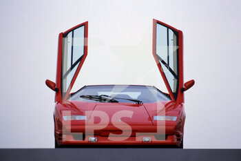 2023-04-12 - 1990 Lamborghini Countach 25th Anniversary - AUTOMOBILI LAMBORGHINI - HISTORIC - MOTORS