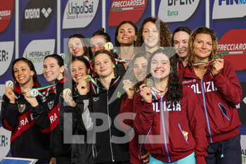 2023-04-15 - Team 4x100 medlay Women Celebrate after win during the UnipolSai Absolute Italian Swimming Championship spring season 22/23  at Riccione (Italy) on 15th of April 2023 - UNIPOLSAI ABSOLUTE ITALIAN CHAMPIONSHIP - SWIMMING - SWIMMING