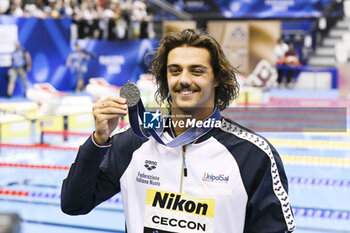 2023-07-25 - Thomas Ceccon (ITA) 2nd place, Men's 100m Backstroke Medal Ceremony during the 20th FINA Swimming World Championships Fukuoka 2023 on July 25, 2023 at Marine Messe Fukuoka in Fukuoka, Japan - SWIMMING - WORLD CHAMPIONSHIPS 2023 - SWIMMING - SWIMMING