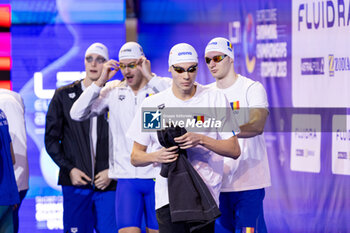2023-12-05 - David Popovici of Romania and Team of Romania during Men´s 4x50m Freestyle Final at the LEN Short Course European Championships 2023 on December 5, 2023 in Otopeni, Romania - SWIMMING - LEN SHORT COURSE EUROPEAN CHAMPIONSHIPS 2023 - SWIMMING - SWIMMING