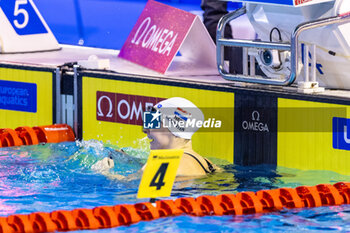 2023-12-08 - Tes Schouten of the Netherlands celebrating the win during Women’s 200m Breaststroke Final at the LEN Short Course European Championships 2023 on December 8, 2023 in Otopeni, Romania - SWIMMING - LEN SHORT COURSE EUROPEAN CHAMPIONSHIPS 2023 - DAY 4 - SWIMMING - SWIMMING
