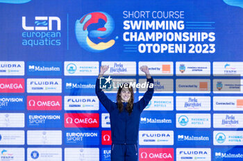 2023-12-08 - Gastaldello Beryl of France during the podium celebration for Women’s 100m Freestyle at the LEN Short Course European Championships 2023 on December 8, 2023 in Otopeni, Romania - SWIMMING - LEN SHORT COURSE EUROPEAN CHAMPIONSHIPS 2023 - DAY 4 - SWIMMING - SWIMMING