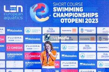 2023-12-08 - Schouten Tes of the Netherlands during the podium ceremony for Women’s 200m Breaststroke at the LEN Short Course European Championships 2023 on December 8, 2023 in Otopeni, Romania - SWIMMING - LEN SHORT COURSE EUROPEAN CHAMPIONSHIPS 2023 - DAY 4 - SWIMMING - SWIMMING