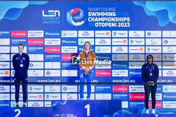 08/12/2023 - Toussaint Kira of the Netherlands, Hansson Louise of Sweden and Pigree Analia of France during the podium ceremony for Women’s 50m Backstroke at the LEN Short Course European Championships 2023 on December 8, 2023 in Otopeni, Romania - SWIMMING - LEN SHORT COURSE EUROPEAN CHAMPIONSHIPS 2023 - DAY 4 - NUOTO - NUOTO