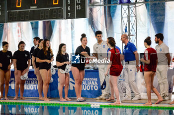 2023-05-13 - team greetings - PLAYOUT FINAL - RN FLORENTIA VS BRIZZ NUOTO - SERIE A1 WOMEN - WATERPOLO