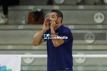 2023-10-07 - head coach Xavi Perez Polonio (CN Terrassa) - SIS ROMA VS CN TERRASSA - CHAMPIONS LEAGUE WOMEN - WATERPOLO