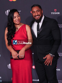 2023-10-29 - Bundi Akee with his wife Kayla during the World Rugby Awards 2023 on October 29, 2023 at opéra Garnier in Paris, France - RUGBY - WORLD RUGBY AWARDS 2023 - OTHER - RUGBY