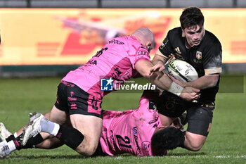 2023-12-16 - Tackle during the EPCR CHALLENGE CUP match between Benetton Rugby and USAP Perpignan on 16 December 2023 at Stadio Monigo in Treviso, Italy - BENETTON RUGBY VS USAP - CHALLENGE CUP - RUGBY