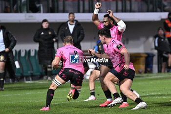 2023-12-16 - Attack of Lorenzo Cannone ( Benetton Rugby ) during the EPCR CHALLENGE CUP match between Benetton Rugby and USAP Perpignan on 16 December 2023 at Stadio Monigo in Treviso, Italy - BENETTON RUGBY VS USAP - CHALLENGE CUP - RUGBY