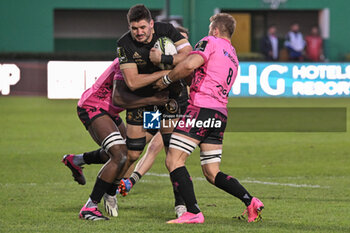 2023-12-16 - Contrast with Lorenzo Cannone ( Benetton Rugby ) during the EPCR CHALLENGE CUP match between Benetton Rugby and USAP Perpignan on 16 December 2023 at Stadio Monigo in Treviso, Italy - BENETTON RUGBY VS USAP - CHALLENGE CUP - RUGBY