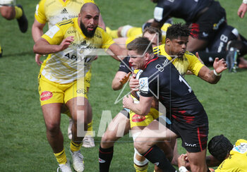 2023-04-09 - Owen Farell of Saracens and Jonathan Danty of Stade Rochelais during the Heineken Champions Cup, Quarter Finals, rugby union match between Stade Rochelais (La Rochelle) and Saracens on April 9, 2023 at Marcel Deflandre stadium in La Rochelle, France - RUGBY - CHAMPIONS CUP - LA ROCHELLE V SARACENS - CHAMPIONS CUP - RUGBY