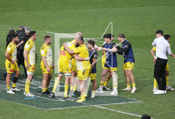 2023-04-09 - Stade Rochelais players celebrate at full time during the Heineken Champions Cup, Quarter Finals, rugby union match between Stade Rochelais (La Rochelle) and Saracens on April 9, 2023 at Marcel Deflandre stadium in La Rochelle, France - RUGBY - CHAMPIONS CUP - LA ROCHELLE V SARACENS - CHAMPIONS CUP - RUGBY