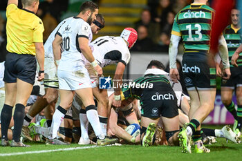 2023-12-15 - Toulon RC lock David Ribbans (5) scores a try during the Champions Cup, rugby union match between Northampton Saints and RC Toulon on 15 December 2023 at Franklins Gardens in Northampton, England - RUGBY - CHAMPIONS CUP - NORTHAMPTON V TOULON - CHAMPIONS CUP - RUGBY