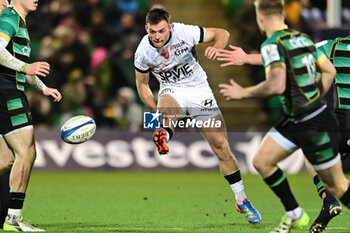 2023-12-15 - Toulon RC scrum half Ben White during the Champions Cup, rugby union match between Northampton Saints and RC Toulon on 15 December 2023 at Franklins Gardens in Northampton, England - RUGBY - CHAMPIONS CUP - NORTHAMPTON V TOULON - CHAMPIONS CUP - RUGBY