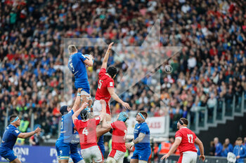11/03/2023 - Italy v Galles - Guinness Six Nations Rugby Championship
Rome , Italy – 11 March 2023;  Federico Ruzza of Italy wins possession in the lineout during the Guinness Six Nations Rugby Championship match between Italy and Galles at the Stadio Olimpico in Rome, Italy. (Photo. Livemedia/Andrea Martini) - ITALY VS WALES - 6 NAZIONI - RUGBY
