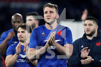 2023-02-05 - Anthony Jelonch of France greets his supporters at the end of the 2023 Six Nations, rugby union match between Italy and France on February 5, 2023 at Stadio Olimpico in Rome, Italy - RUGBY - 6 NATIONS 2023 - ITALY V FRANCE - SIX NATIONS - RUGBY