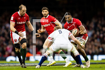 25/02/2023 - Christ Tshiunza of Wales under pressure from Ollie Chessum of England during the Six Nations 2023 rugby union match between Wales and England on 25 February 2023 at Principality Stadium in Cardiff, Wales - RUGBY - SIX NATIONS 2023 - WALES V ENGLAND - 6 NAZIONI - RUGBY