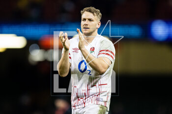 25/02/2023 - Alex Dombrandt of England applauds the fans after the Six Nations 2023 rugby union match between Wales and England on 25 February 2023 at Principality Stadium in Cardiff, Wales - RUGBY - SIX NATIONS 2023 - WALES V ENGLAND - 6 NAZIONI - RUGBY