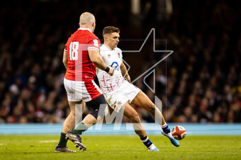 25/02/2023 - Henry Slade of England kicks ahead during the Six Nations 2023 rugby union match between Wales and England on 25 February 2023 at Principality Stadium in Cardiff, Wales - RUGBY - SIX NATIONS 2023 - WALES V ENGLAND - 6 NAZIONI - RUGBY