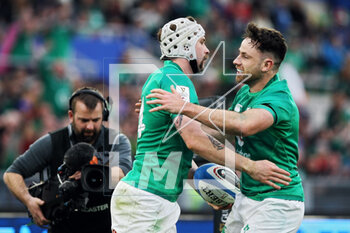 25/02/2023 - Mack Hansen of Ireland celebrates after scoring a try during the Six Nations 2023 rugby union match between Italy and Ireland on February 25, 2023 at Stadio Olimpico in Rome, Italy - RUGBY - SIX NATIONS 2023 - ITALY V IRELAND - 6 NAZIONI - RUGBY