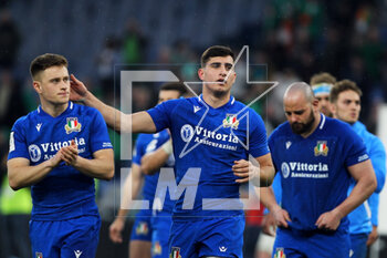 25/02/2023 - Players of Italy greet their supporters at the end of the Six Nations 2023 rugby union match between Italy and Ireland on February 25, 2023 at Stadio Olimpico in Rome, Italy - RUGBY - SIX NATIONS 2023 - ITALY V IRELAND - 6 NAZIONI - RUGBY