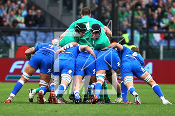 25/02/2023 - Italy's and Ireland's players fight for the ball in a scrum during the Six Nations 2023 rugby union match between Italy and Ireland on February 25, 2023 at Stadio Olimpico in Rome, Italy - RUGBY - SIX NATIONS 2023 - ITALY V IRELAND - 6 NAZIONI - RUGBY