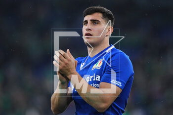 25/02/2023 - Alessandro Fusco of Italy greets his supporters at the end of the Six Nations 2023 rugby union match between Italy and Ireland on February 25, 2023 at Stadio Olimpico in Rome, Italy - RUGBY - SIX NATIONS 2023 - ITALY V IRELAND - 6 NAZIONI - RUGBY