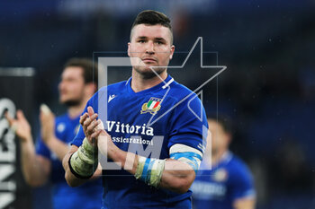 25/02/2023 - Sebastian Negri of Italy greets his supporters at the end of the Six Nations 2023 rugby union match between Italy and Ireland on February 25, 2023 at Stadio Olimpico in Rome, Italy - RUGBY - SIX NATIONS 2023 - ITALY V IRELAND - 6 NAZIONI - RUGBY