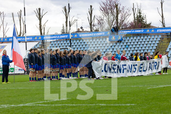 2023-03-26 - French players during national anthems - 2023 WOMEN'S - ITALY VS FRANCE - SIX NATIONS - RUGBY
