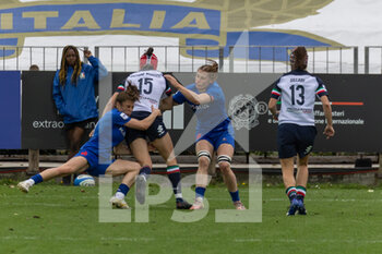 2023-03-26 - OSTUNI MINUZZI Vittoria (Italy) is tackle by two French players - 2023 WOMEN'S - ITALY VS FRANCE - SIX NATIONS - RUGBY