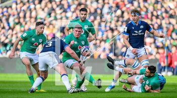 12/03/2023 - Tadhg Furlong of Ireland runs at Zander Fagerson of Scotland during the Six Nations 2023 rugby union match between Scotland and Ireland on 12 March 2023 at BT Murrayfield in Edinburgh, Scotland - RUGBY - SIX NATIONS 2023 - SCOTLAND V IRELAND - 6 NAZIONI - RUGBY