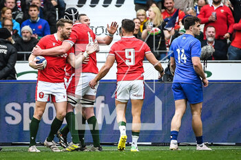 18/03/2023 - George NORTH of Wales celebrate his try with teammates during the Six Nations 2023 rugby union match between France and Wales on March 18, 2023 at Stade de France in Saint-Denis near Paris, France - RUGBY - SIX NATIONS 2023 - FRANCE V WALES - 6 NAZIONI - RUGBY