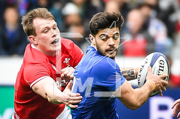 18/03/2023 - Nick TOMPKINS of Wales and Romain NTAMACK of France during the Six Nations 2023 rugby union match between France and Wales on March 18, 2023 at Stade de France in Saint-Denis near Paris, France - RUGBY - SIX NATIONS 2023 - FRANCE V WALES - 6 NAZIONI - RUGBY