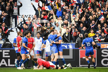 18/03/2023 - Gael FICKOU of France celebrate his try with teammates during the Six Nations 2023 rugby union match between France and Wales on March 18, 2023 at Stade de France in Saint-Denis near Paris, France - RUGBY - SIX NATIONS 2023 - FRANCE V WALES - 6 NAZIONI - RUGBY