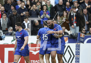 18/03/2023 - Uini Atonio of France (right) celebrates his try with Thomas Ramos of France during the Six Nations 2023 rugby union match between France and Wales on March 18, 2023 at Stade de France in Saint-Denis near Paris, France - RUGBY - SIX NATIONS 2023 - FRANCE V WALES - 6 NAZIONI - RUGBY