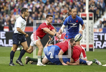 18/03/2023 - Rhys Webb of Wales, Gael Fickou of France during the Six Nations 2023 rugby union match between France and Wales on March 18, 2023 at Stade de France in Saint-Denis near Paris, France - RUGBY - SIX NATIONS 2023 - FRANCE V WALES - 6 NAZIONI - RUGBY